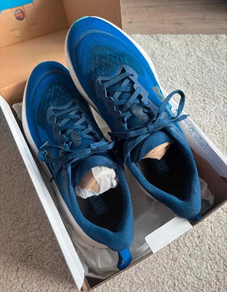 Hoka Running Shoes bike d'occasion — image 7 sur 7