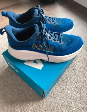 Hoka Running Shoes bike d'occasion — image 3 sur 7