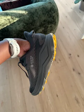 Tweedehands Hoka Gore-Tex bike — afbeelding 3 van 5