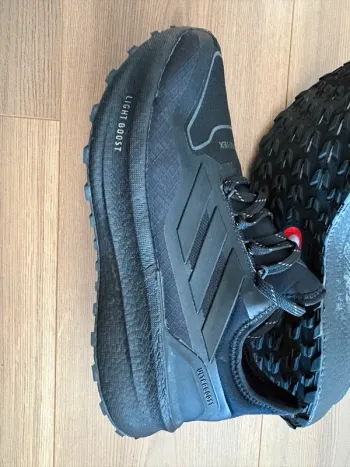Tweedehands Continental Ultraboost Goretex bike — afbeelding 3 van 6