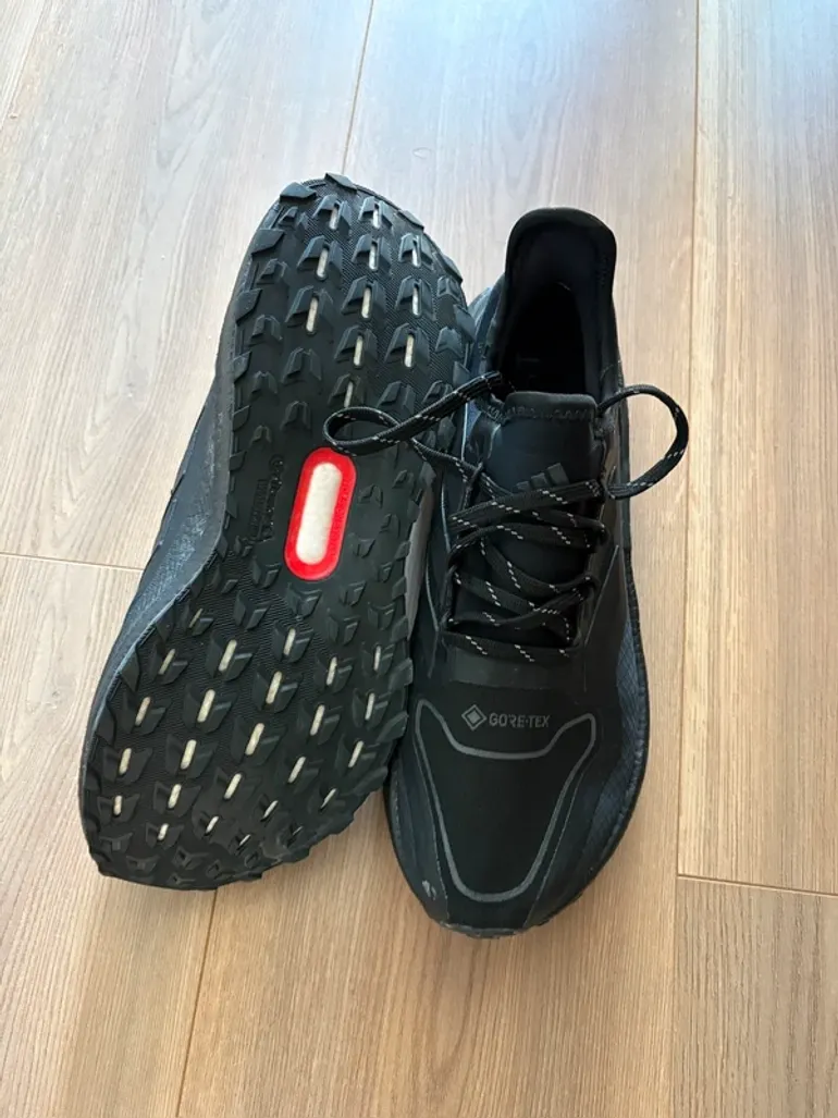 Tweedehands Continental Ultraboost Goretex bike — afbeelding 2 van 6
