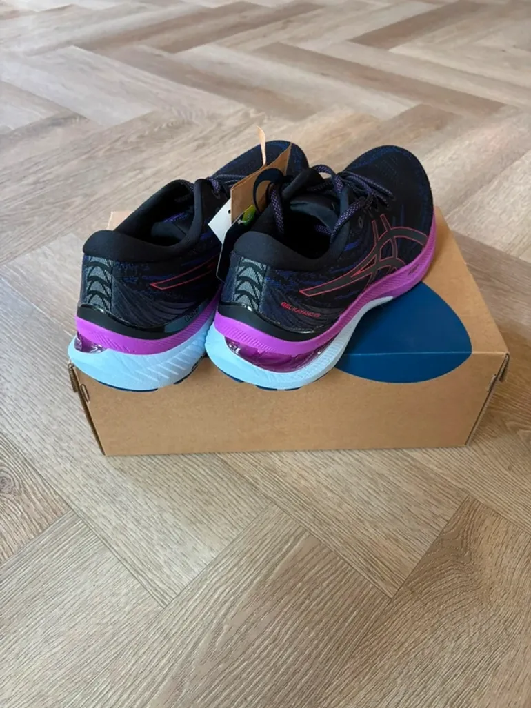 Used Asics Kayano 28 bike — image 3 of 9