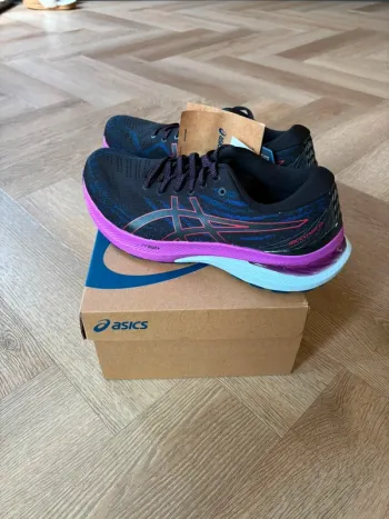 Used Asics Kayano 28 bike — image 8 of 9