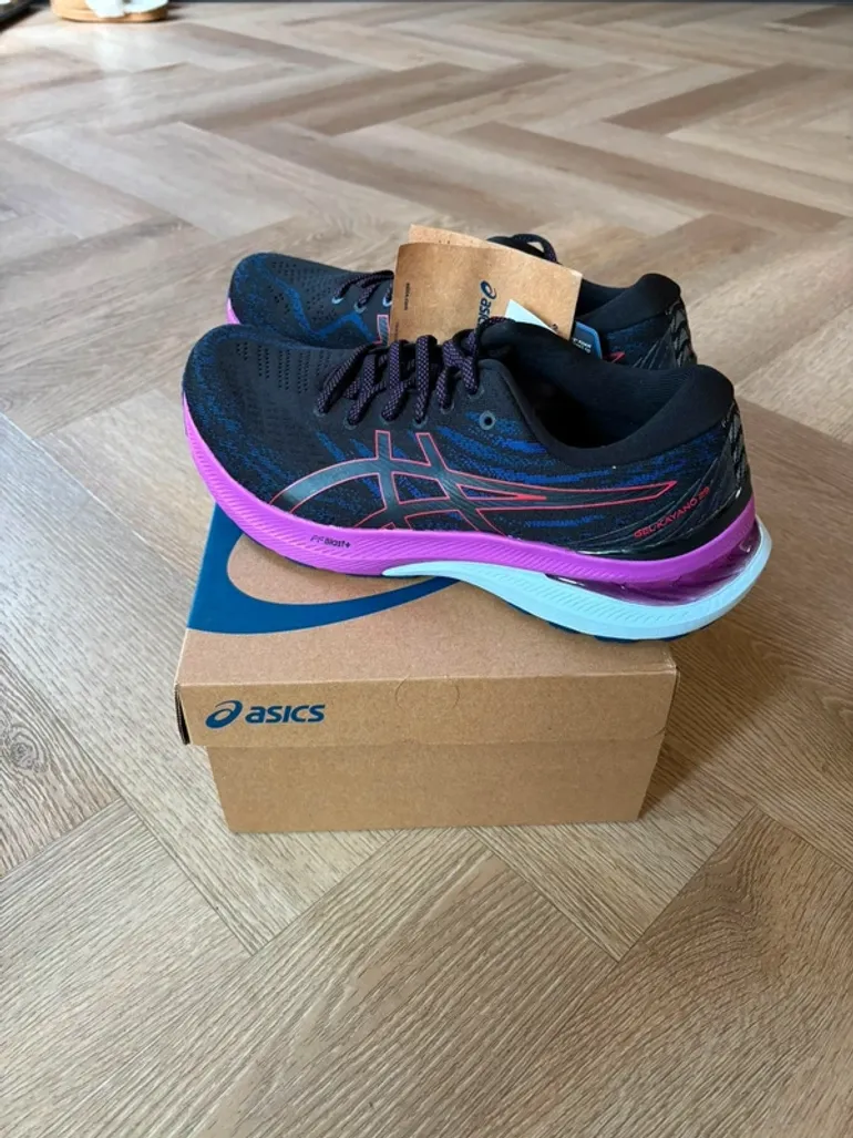 Used Asics Kayano 28 bike — image 8 of 9