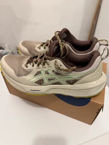 Used Asics Gel Sonoma bike — image 3 of 5