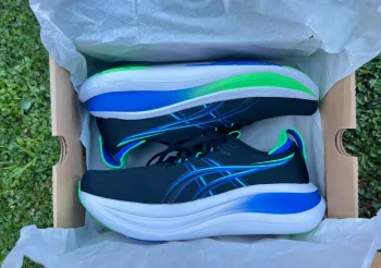 Asics Gel-Nimbus 28 Running Shoes d'occasion