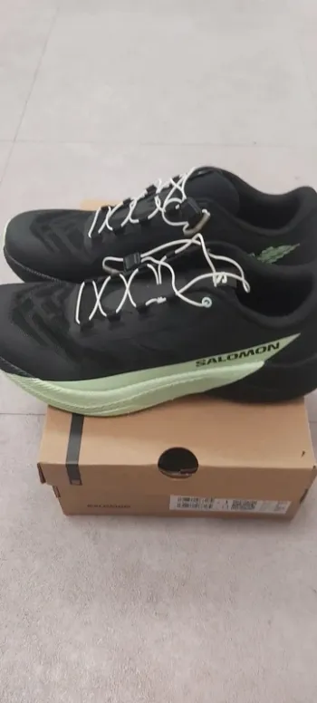 Used Salomon Pulsar Running Shoes
