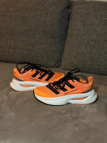 Orange Adidas Laufschuhe Running Shoes d'occasion