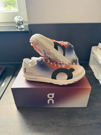 White Cloudspike Amplius Running Shoes d'occasion