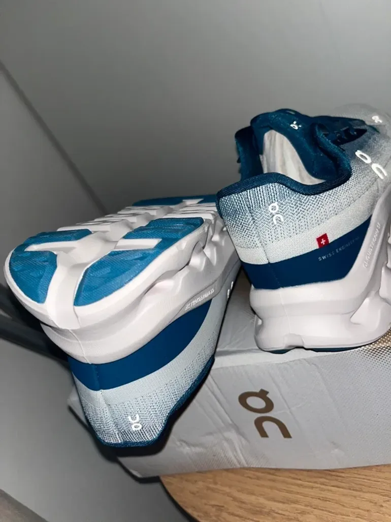 Tweedehands On Running Shoes bike — afbeelding 4 van 4