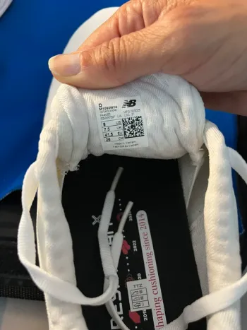 Tweedehands New Balance Fresh Foam bike — afbeelding 3 van 5