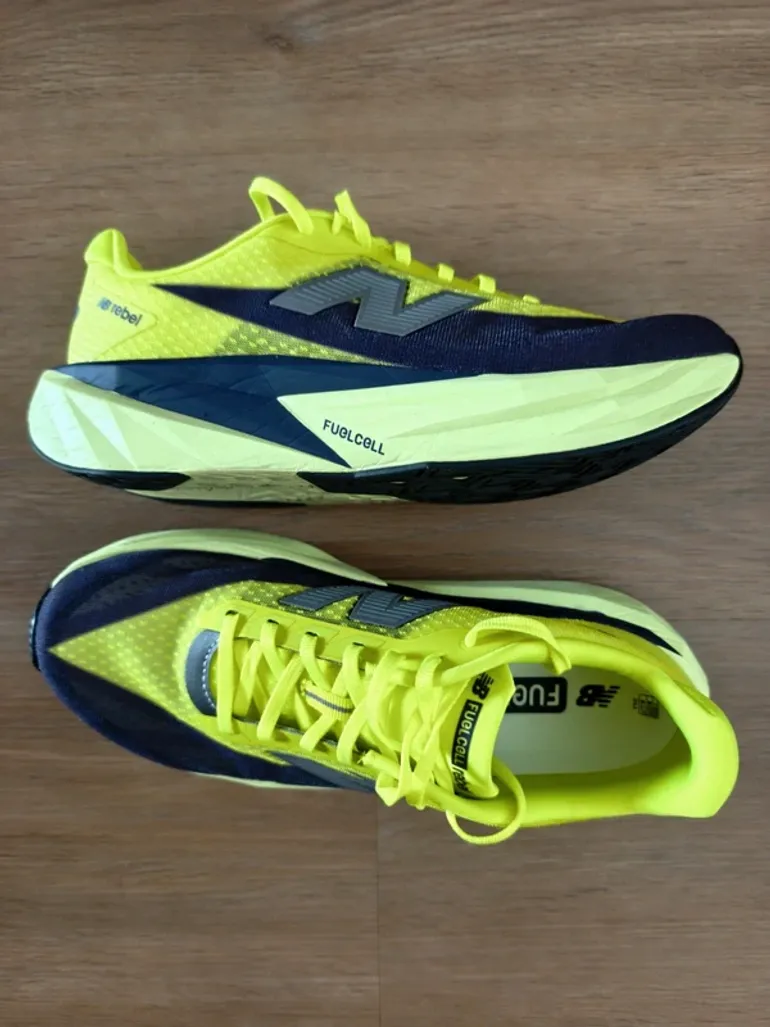 Used New Balance Fuelcell v5 bike — image 2 of 4