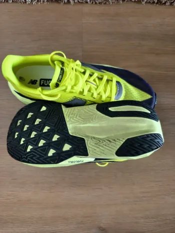 Used New Balance Fuelcell v5 bike — image 3 of 4