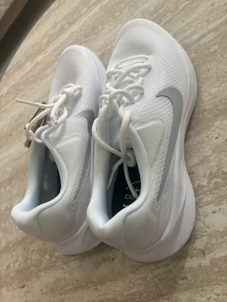 Used Nike Revolution 7 bike — image 3 of 6