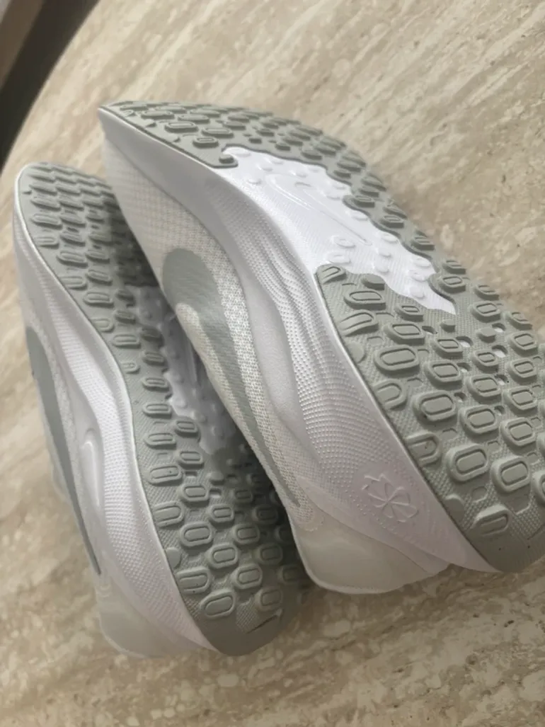 Used Nike Revolution 7 bike — image 4 of 6