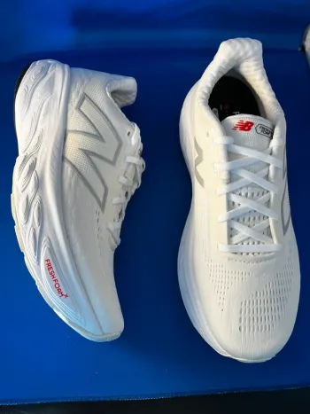 Tweedehands New Balance Fresh Foam bike — afbeelding 2 van 5