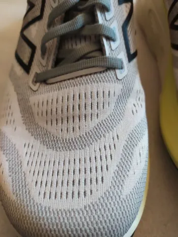 New Balance Fresh Foam M880 bike d'occasion — image 3 sur 7