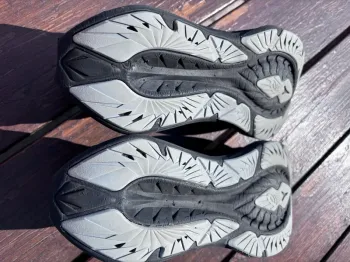 Used Asics Novablast 5 bike — image 3 of 7