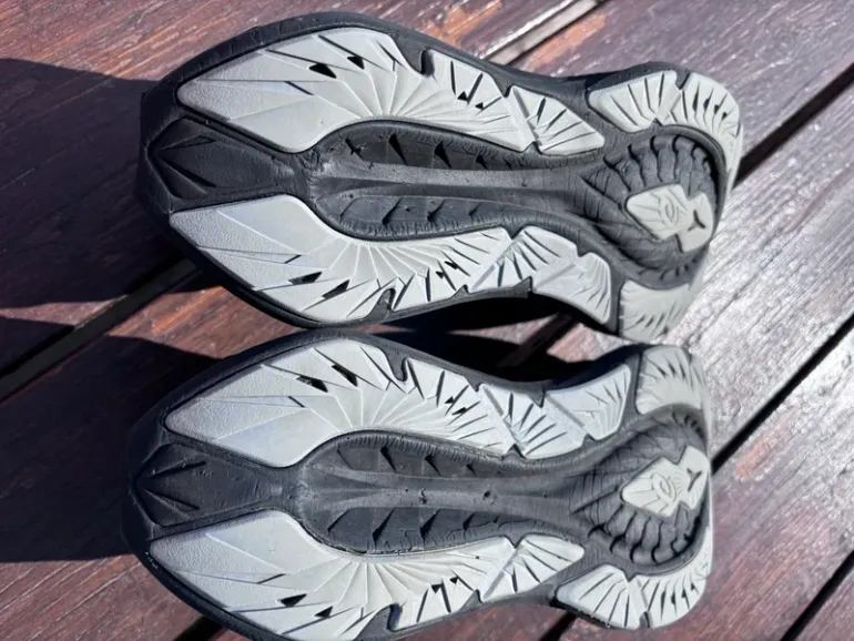 Used Asics Novablast 5 bike — image 3 of 7