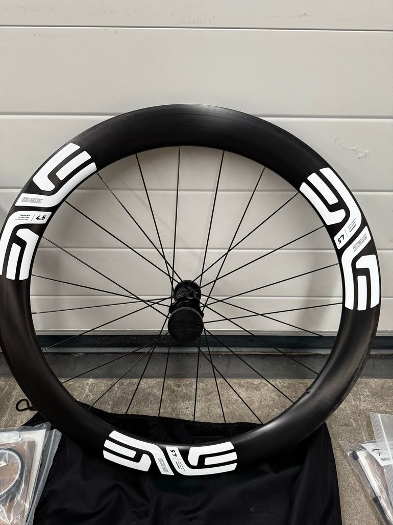 Brugt Enve SES 4.5 Wheelset 2026 bike — billede 2 af 5