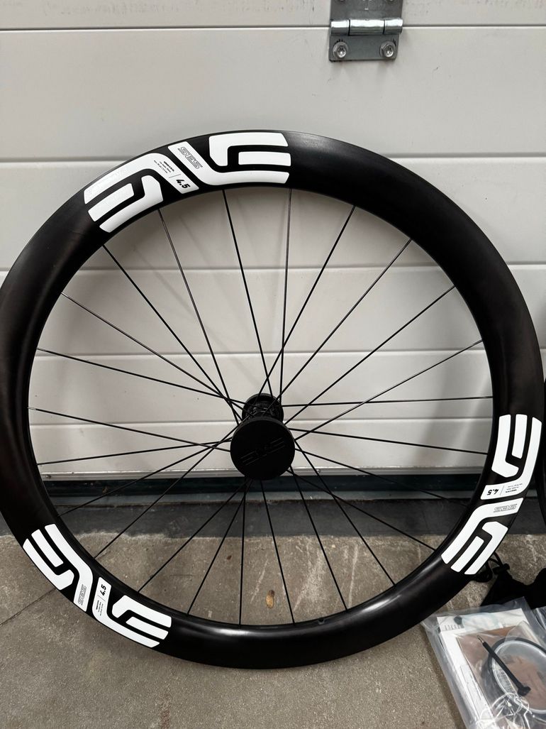 Brugt Enve SES 4.5 Wheelset 2026 bike — billede 3 af 5