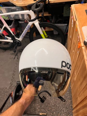 Tweedehands POC Cerebel Helmet 2025 bike — afbeelding 1 van 5