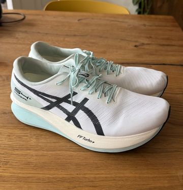 Used Asics S4+ Yogiri 2024 Running Shoes