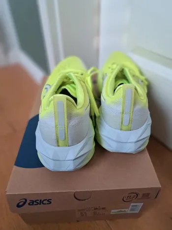 Used Asics Novablast 4 bike — image 3 of 5