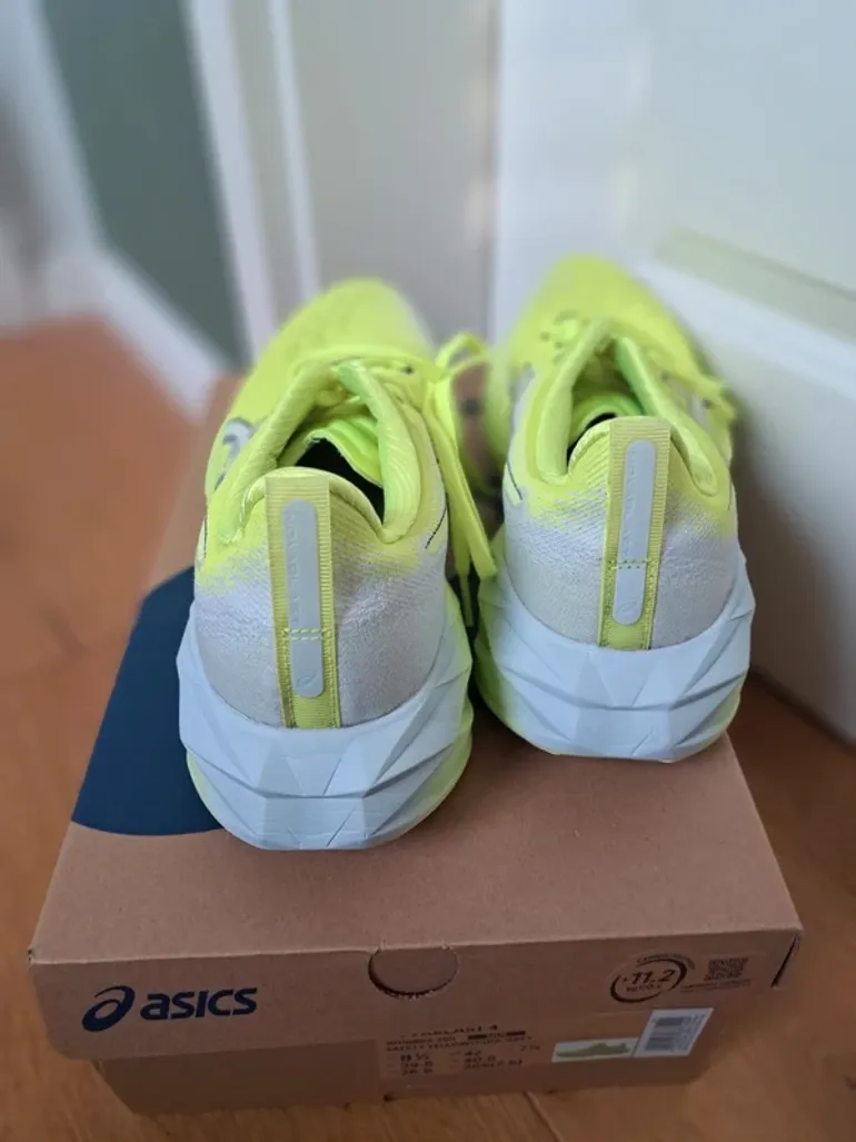 Used Asics Novablast 4 bike — image 3 of 5