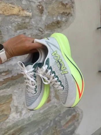 Used Hoka Mach 7 Running Shoes