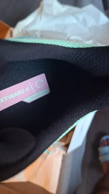 Used Hoka Skyward X bike — image 8 of 10