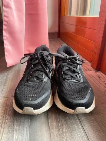 Used Nike Vomero 18 Running Shoes