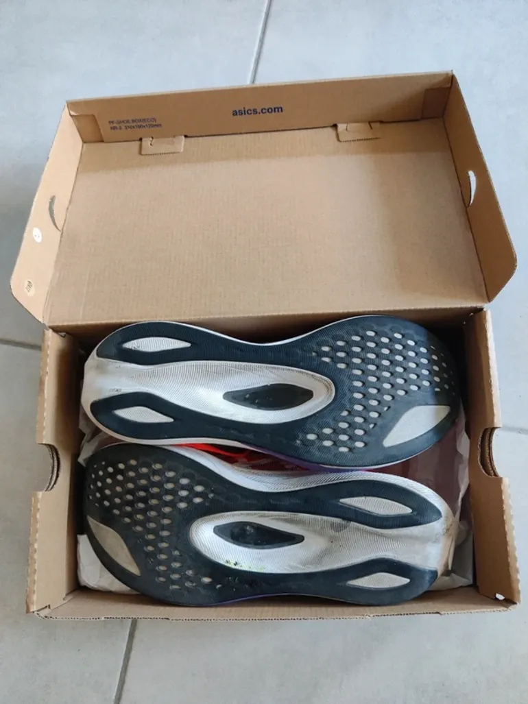 Used Asics MagicSpeed 4 bike — image 4 of 4
