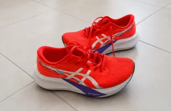 Used Asics MagicSpeed 4 Running Shoes