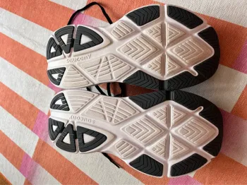 Used Saucony Guide 18 bike — image 5 of 8