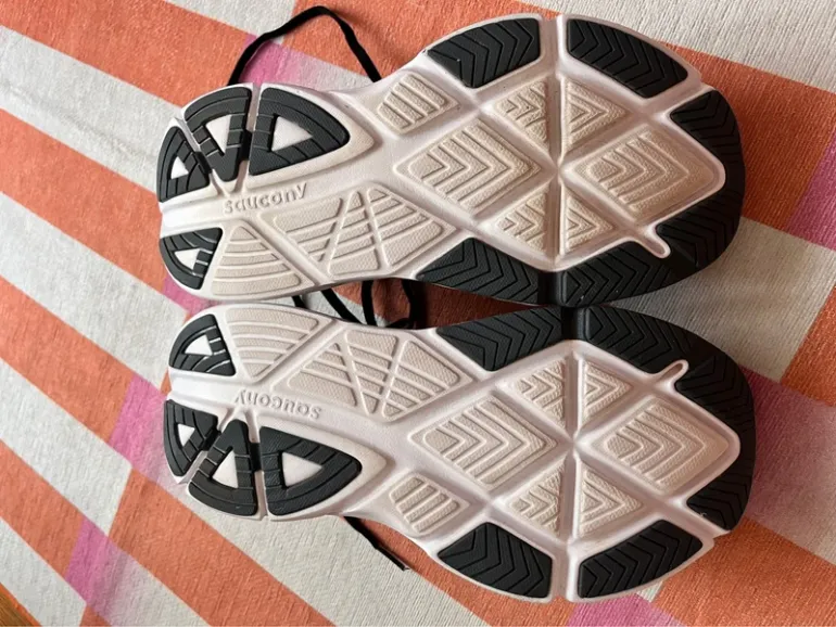 Used Saucony Guide 18 bike — image 5 of 8