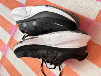 Used Saucony Guide 18 bike — image 4 of 8