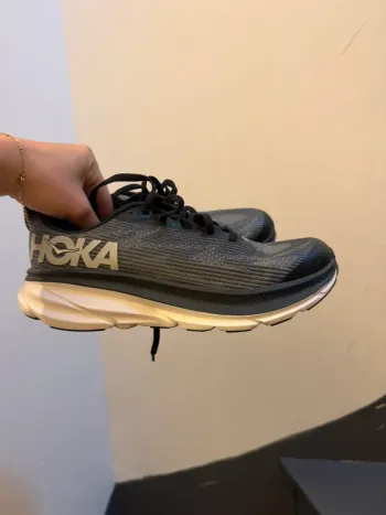 Hoka Clifton 9 Running Shoes d'occasion