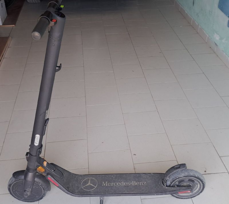 Used ninebot Segway E22 Skate / Scooter