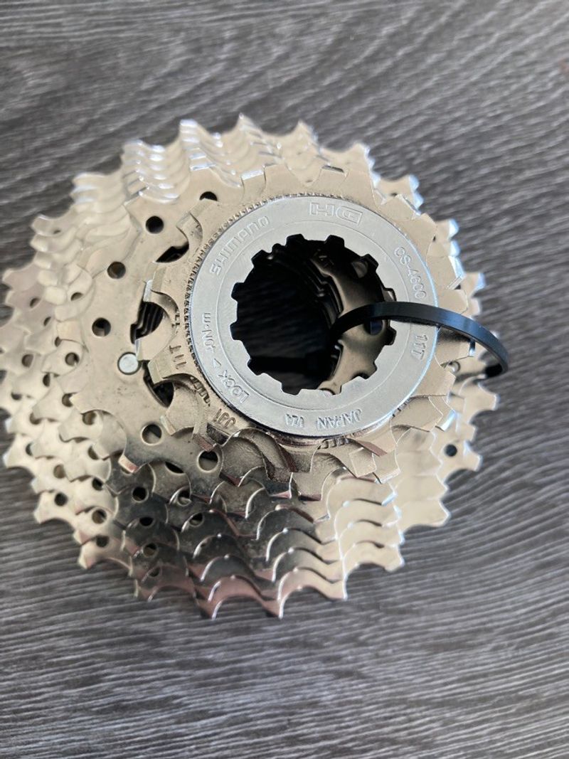 Shimano Cassette Tiagra 10v 11-25 Drivetrain & Pedals usato