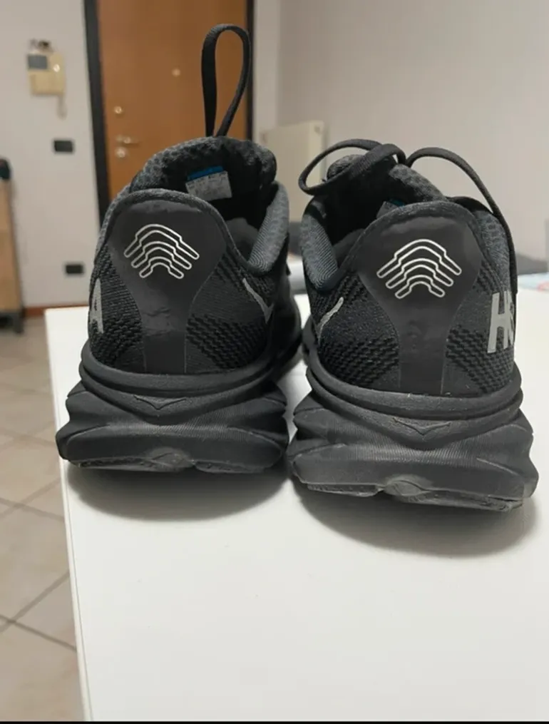 Tweedehands Hoka Clifton 9 bike — afbeelding 2 van 5