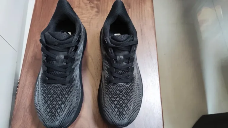 Tweedehands Hoka Shoes Black size 39 bike — afbeelding 2 van 4