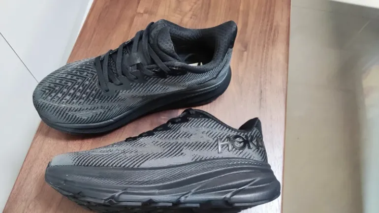 Tweedehands Hoka Shoes Black size 39 bike — afbeelding 3 van 4