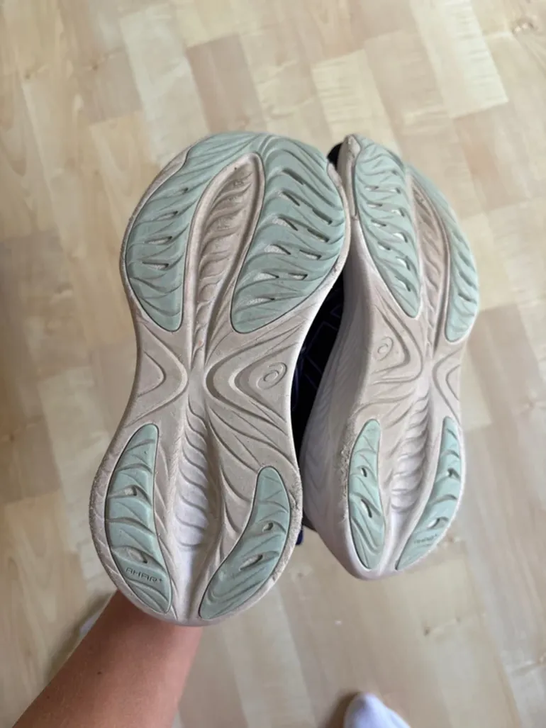 Used Asics Gel Cumulus 2025 bike — image 4 of 4