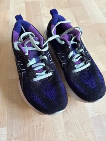 Used Asics Gel Cumulus 2025 Running Shoes