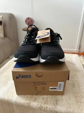 Używany Asics Gel-Contend Running Shoes