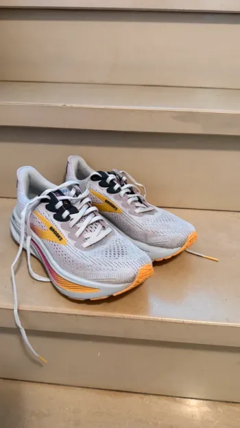 Used Brooks Ghost 17 Running Shoes
