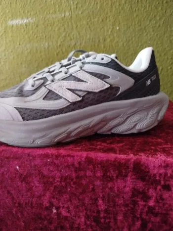 Used New Balance Running Shoes bike — image 2 of 7
