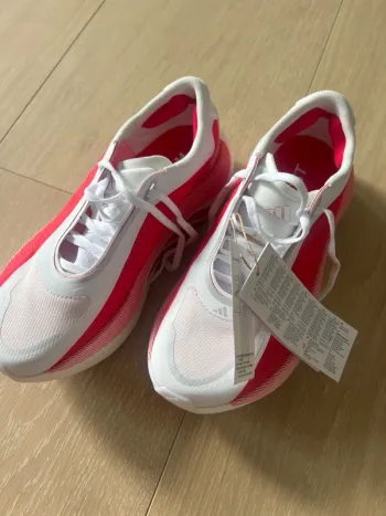 Używany Adidas Hyperboost Edge W Running Shoes