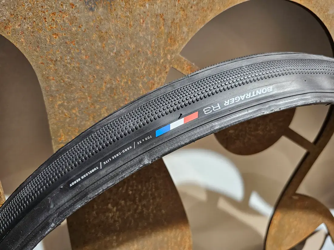 ボントレガー R3 Hard-Case Lite TLRタイヤ 700×28c